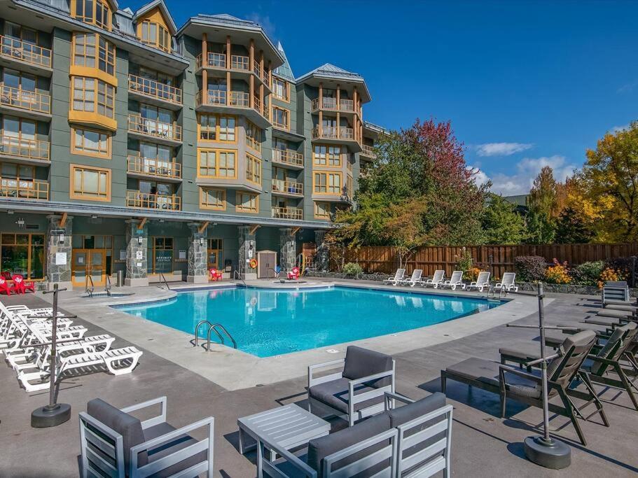 Cascade Lodge Premium Suite, With Pool & Hot Tub Whistler Buitenkant foto