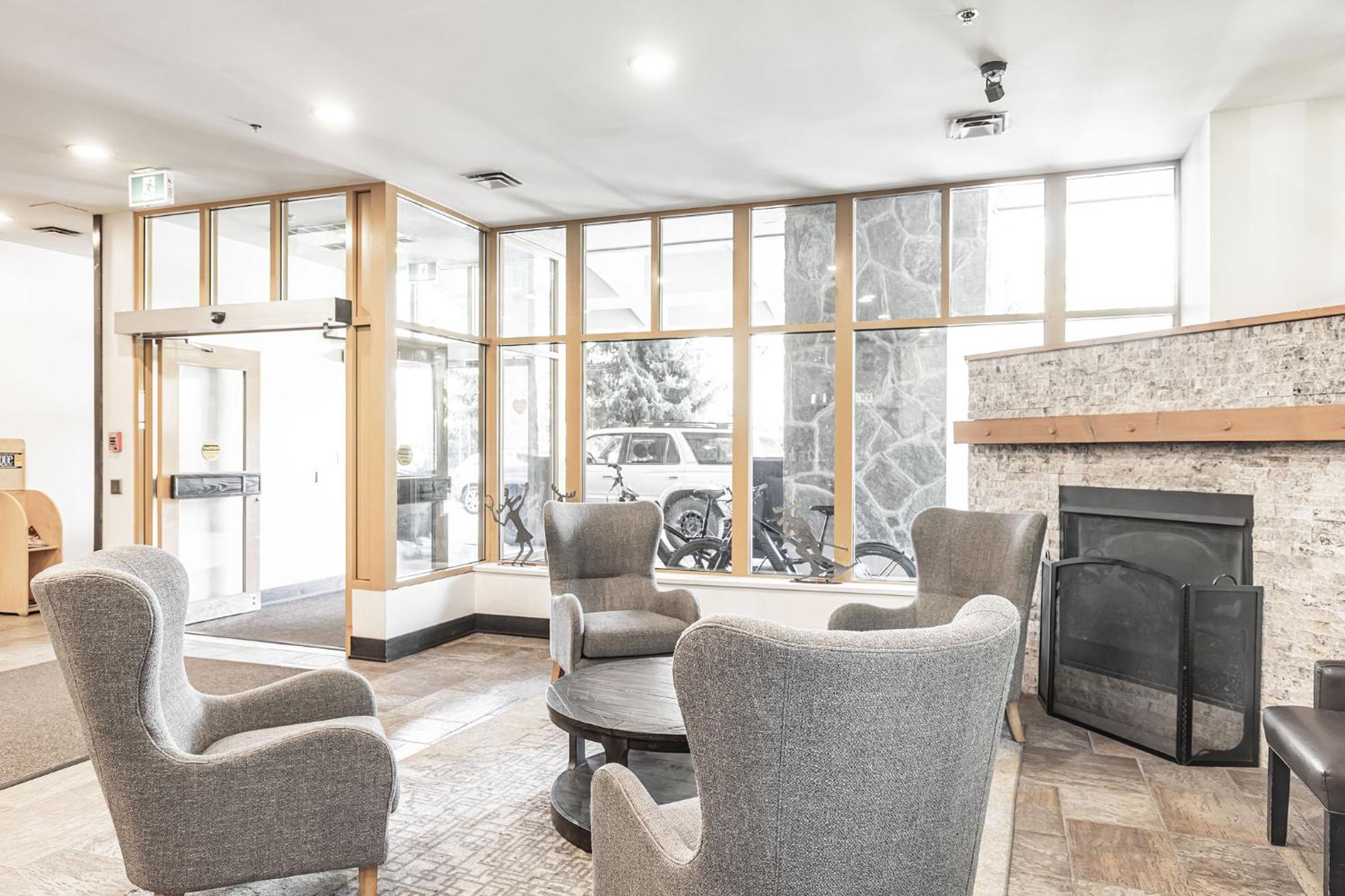 Cascade Lodge Premium Suite, With Pool & Hot Tub Whistler Buitenkant foto