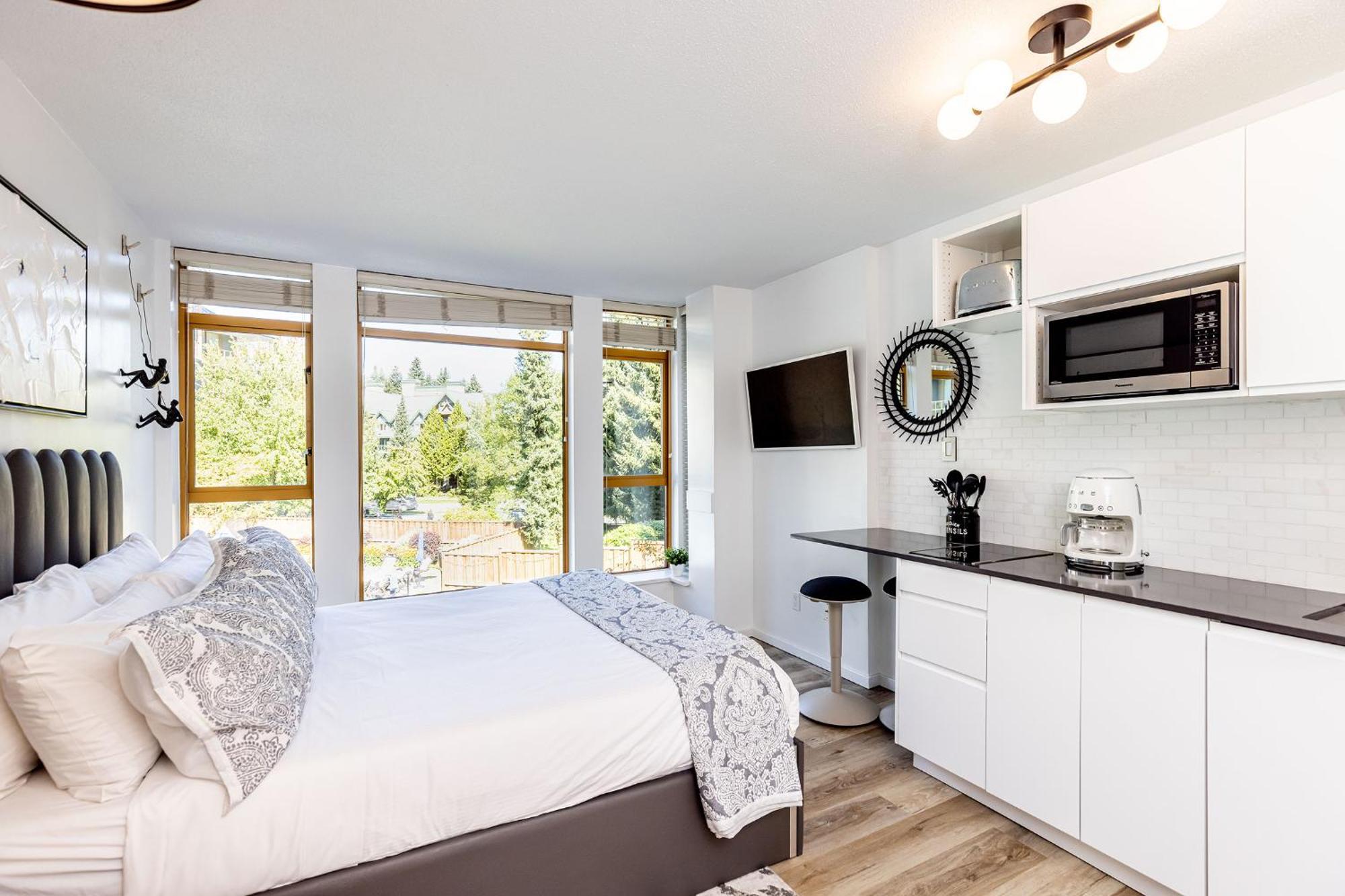 Cascade Lodge Premium Suite, With Pool & Hot Tub Whistler Buitenkant foto